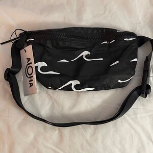 NWT ALOHA Black Belt Bag with White Wave Design